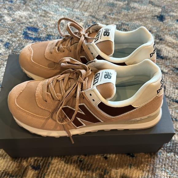 New Balance 574 Sneakers - Picture 1 of 6